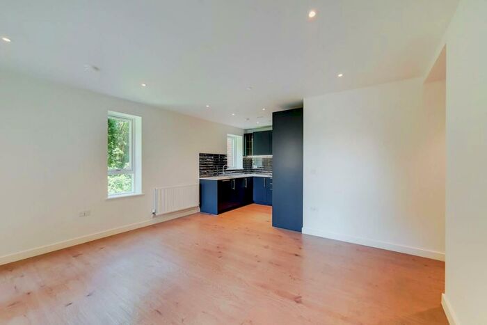 2 Bedroom Flat To Rent In Clarendon, Harringay, London, N8