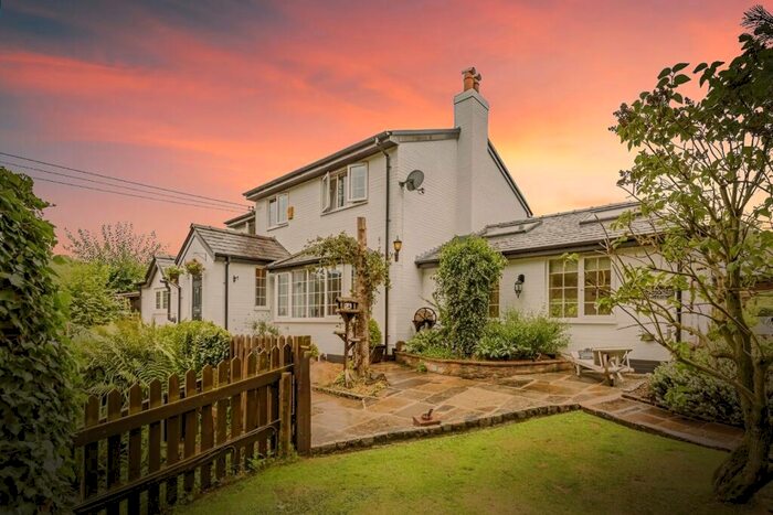 4 Bedroom Detached House For Sale In Roach Road, Samlesbury, Preston, Lancashire, PR5