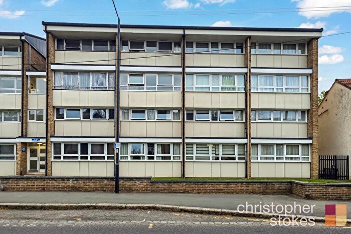 3 Bedroom Maisonette For Sale In Parsonage Lane, Enfield, Greater London, EN2