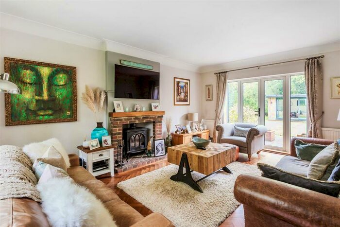4 Bedroom Detached House For Sale In Newdigate Road, Beare Green, Dorking, RH5