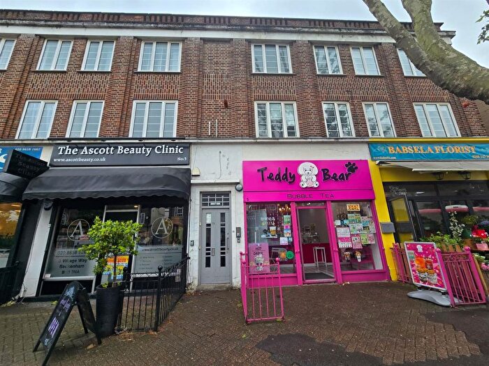 2 Bedroom Flat To Rent In Village Way, Beckenham, BR3