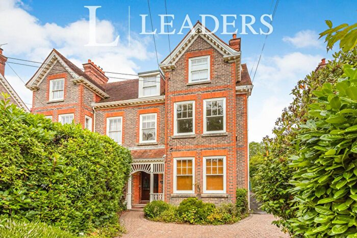 2 Bedroom Flat To Rent In Sunte Avenue, Lindfield, RH16