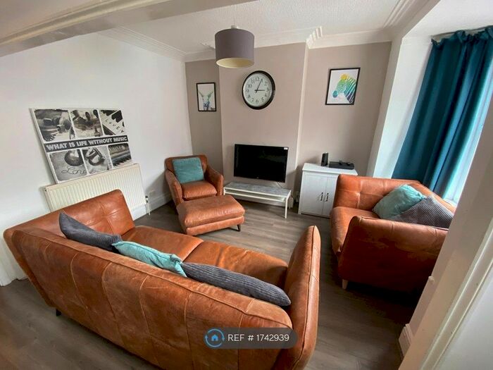 5 Bedroom Terraced House To Rent In Clarke Square, Sheffield, S2