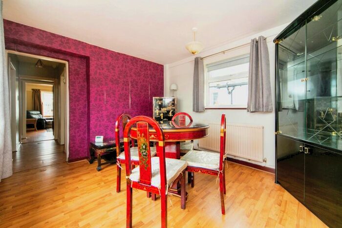 2 Bedroom Bungalow For Sale In Leyland Drive, Saltney Ferry, Caer, Leyland Drive, CH4