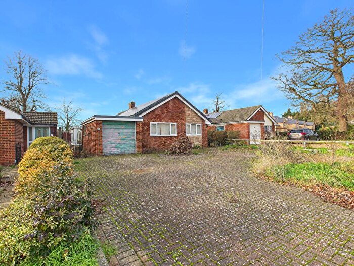 3 Bedroom Bungalow For Sale In Parkside, Little Paxton, St. Neots, PE19