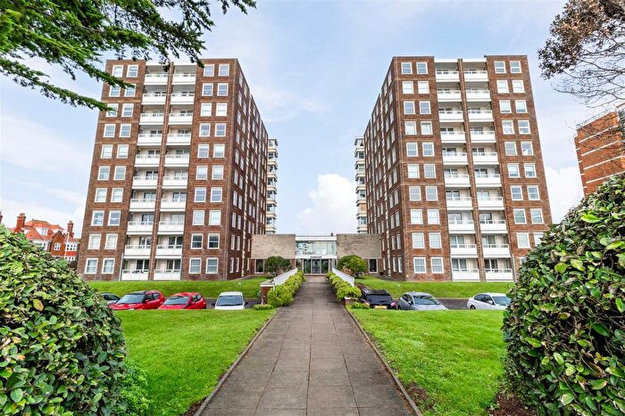 2 Bedroom Flat For Sale In West Parade, Worthing, BN11