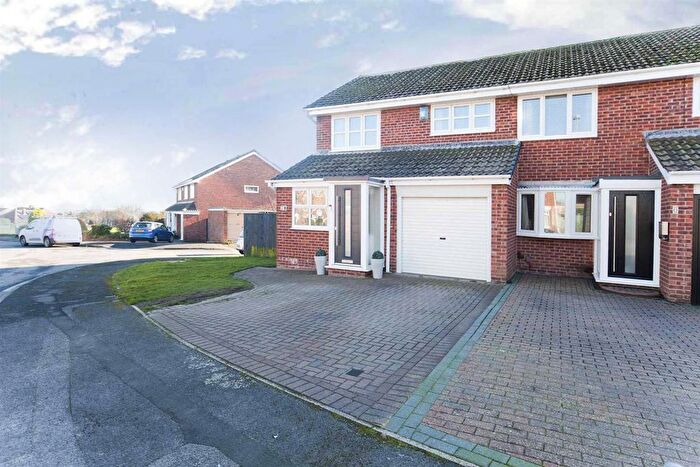 3 Bedroom End Terrace House For Sale In Amberwood Close, Hartlepool, TS27