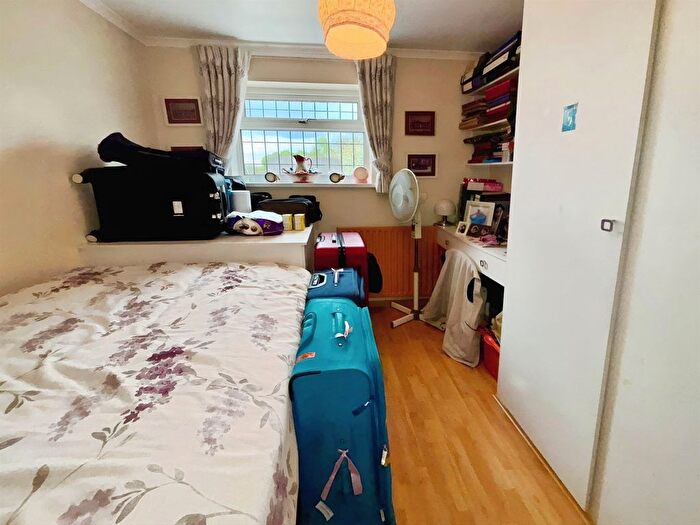 4 Bedroom Detached House For Sale In Grove Vale Avenue, Birmingham, B43