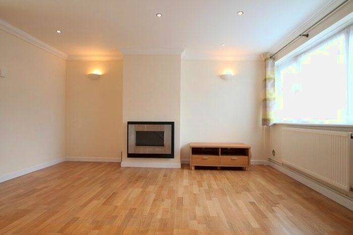 3 Bedroom Property To Rent In Miskin Road, Dartford, DA1