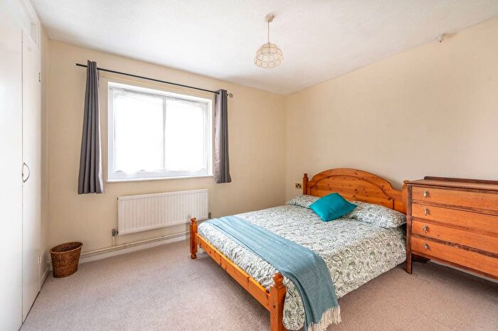 1 Bedroom Flat For Sale In Gabriels Close, Leytonstone, London, E11