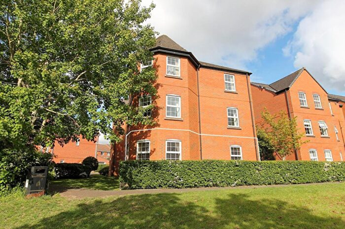 2 Bedroom Flat For Sale In Lock Keeper Close, Wigston, LE18