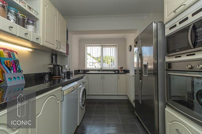3 Bedroom Chalet For Sale In Laburnum Avenue, Taverham, Norwich, NR8