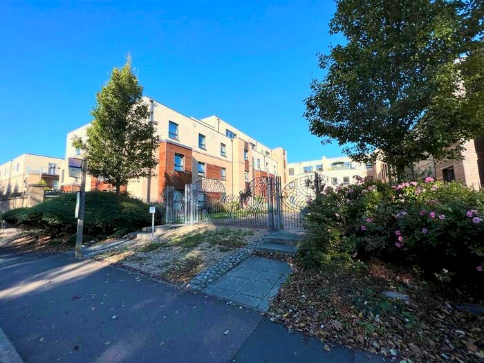 1 Bedroom Flat To Rent In Park Square, Brookside, Huntingdon, PE29