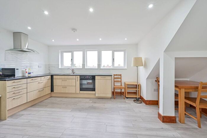 Studio To Rent In Dorset Road, Morden, London, SW19