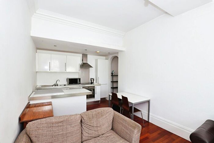 2 Bedroom Flat For Sale In Pinstone Street, Sheffield, South Yorkshire, S1