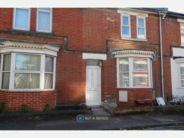 3 Bedroom Terraced House To Rent In College Street, Southampton, SO14