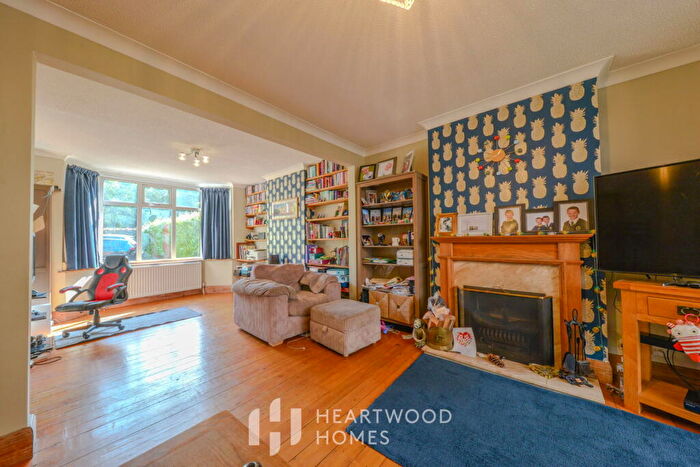4 Bedroom Detached House For Sale In London Road, St. Albans, AL1