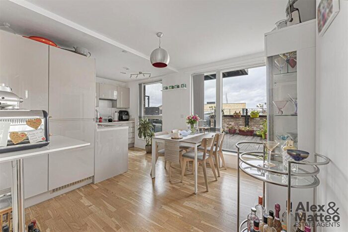 2 Bedroom Flat For Sale In Blue Anchor Lane, Bermondsey, SE16