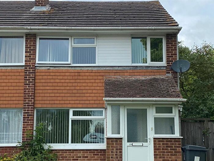 4 Bedroom End Of Terrace House To Rent In Verwood Close, Canterbury, CT2