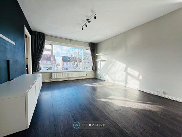 2 Bedroom Flat To Rent In Kingston Road, Epsom, KT19