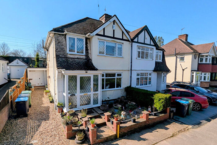 3 Bedroom Semi-Detached House For Sale In Ridgeway Close, Hemel Hempstead, HP3