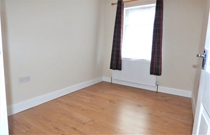 1 Bedroom Flat To Rent In Clayton Road, Hayes, UB3