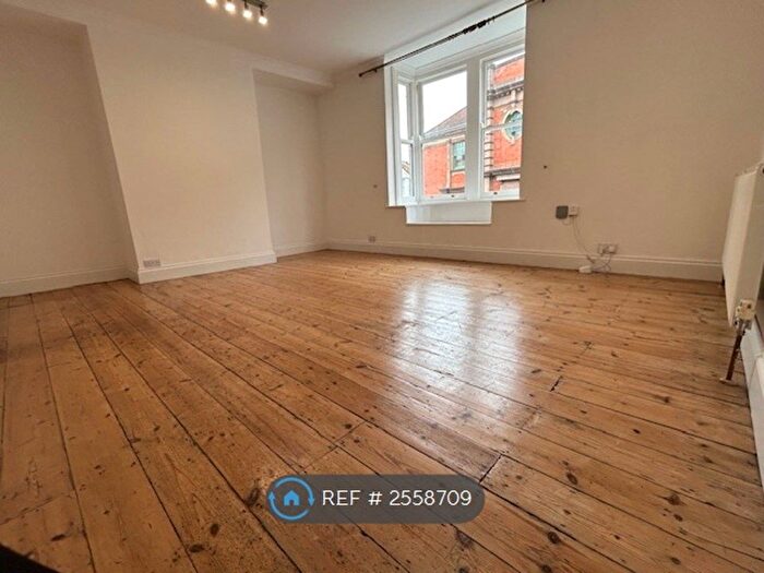 2 Bedroom Flat To Rent In St. Leonards Road, Windsor, SL4