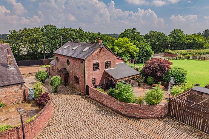4 Bedroom Barn Conversion For Sale In Wigan Lane, Coppull, PR7