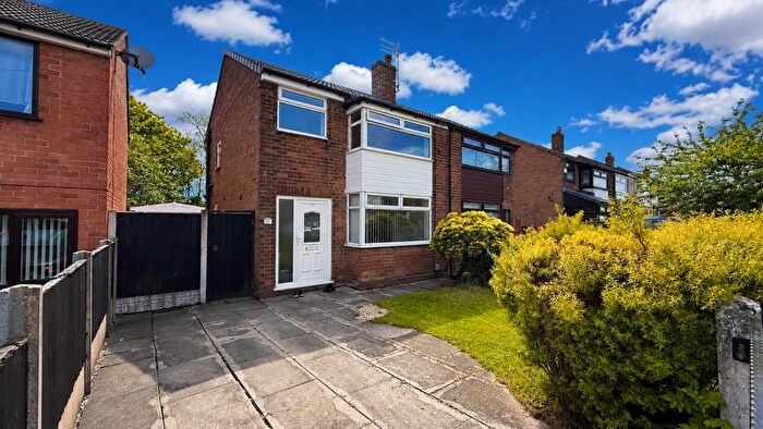 3 Bedroom Semi-Detached House For Sale In St. Winifred Road, Rainhill, L35