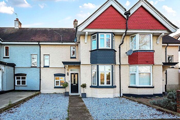 3 Bedroom Terraced House For Sale In Feltham, TW13