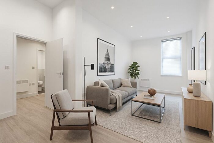 1 Bedroom Flat For Sale In Alton Mews, Aylesbury, HP19