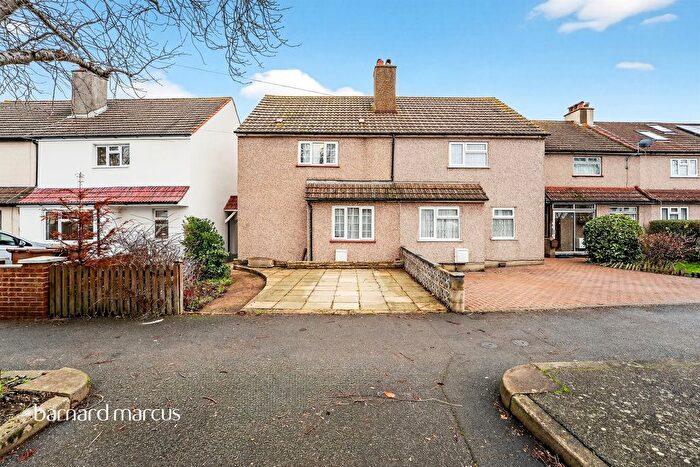 2 Bedroom Semi Detached House For Sale In Collingwood Road, Sutton, SM1