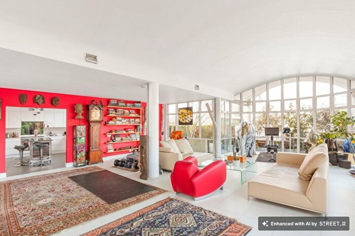 3 Bedroom Flat For Sale In Bermondsey Street, London, SE1