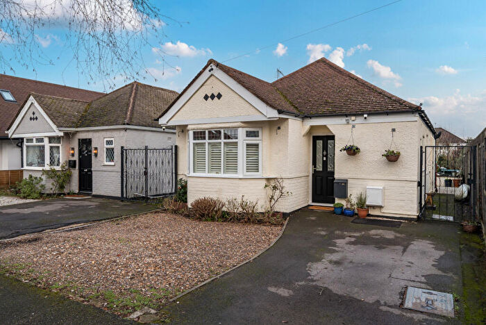3 Bedroom Bungalow For Sale In Farleigh Road, New Haw, KT15