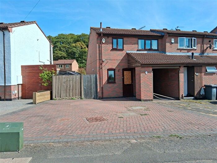 1 Bedroom Town House For Sale In Ash Crescent, Nuthall, Nottingham, NG16