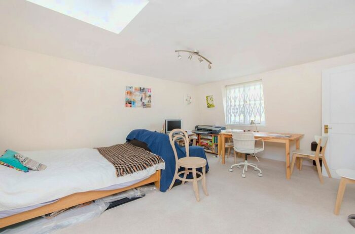 Studio To Rent In Onslow Gardens, South Kensington, London, SW7