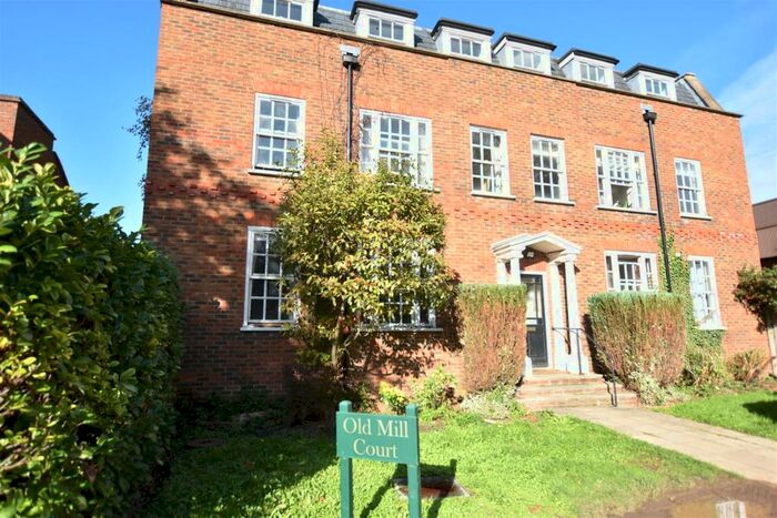 2 Bedroom Apartment To Rent In Villiers Road, Kingston Upon Thames, KT1