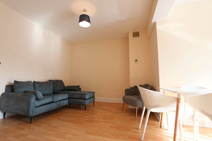 4 Bedroom Apartment To Rent In Hill Street, Bristol, BS1
