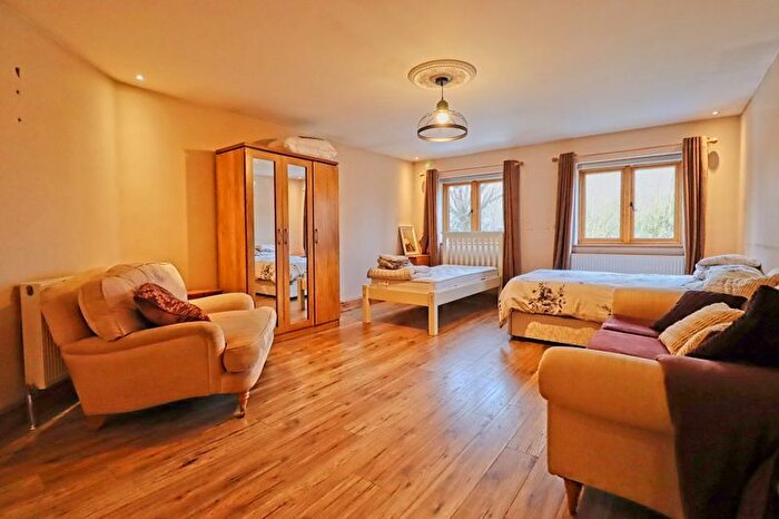 1 Bedroom Property To Rent In Sporhams, Basildon, SS16