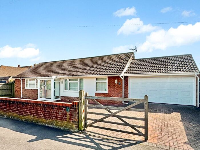 2 Bedroom Bungalow For Sale In Croft Lane, Folkestone, Kent, CT20