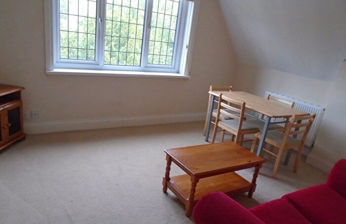 2 Bedroom Flat To Rent In Flat Bristol Road, B29