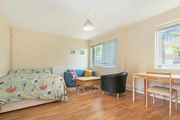 Studio To Rent In Whitehall Park Road, London, W4