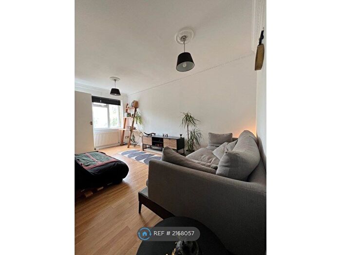 2 Bedroom End Of Terrace House To Rent In Commercial Way, London, SE15