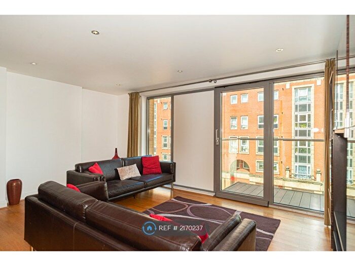 2 Bedroom Flat To Rent In Vauxhall Bridge Road, London, SW1V