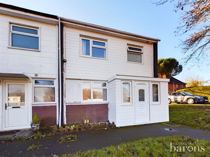 3 Bedroom End Of Terrace House For Sale In Brocas Drive, Basingstoke, Hampshire, RG21