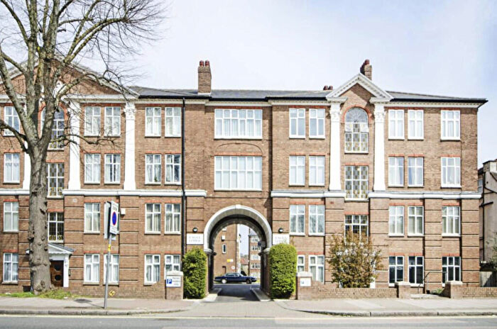 1 Bedroom Apartment To Rent In Golders Green Road, London, NW11