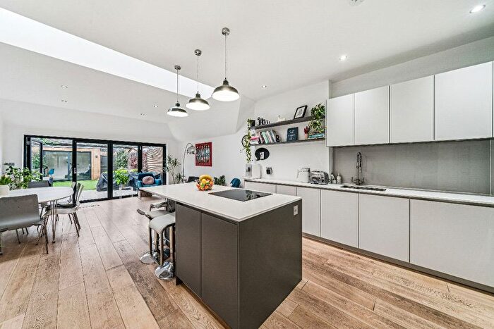 3 Bedroom Terraced House For Sale In Milton Road, London, SW14