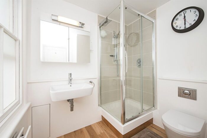 1 Bedroom Flat To Rent In Commercial Street, London, E1