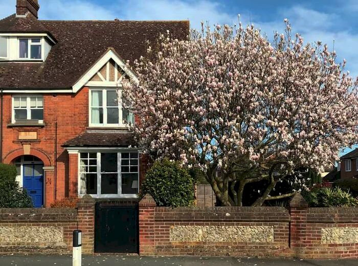 1 Bedroom Flat To Rent In Nutfield Road, Merstham, RH1