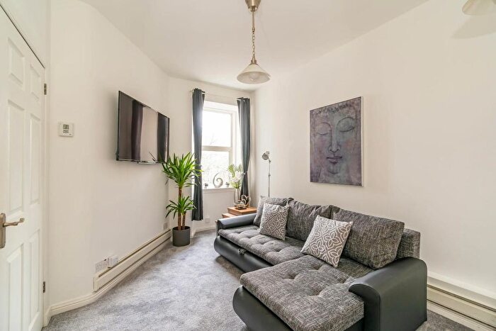 1 Bedroom Flat To Rent In Dickson Street, Edinburgh, EH6